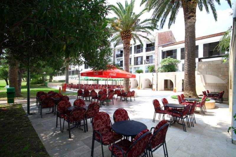 Hotel Bečići 2*-Bečići